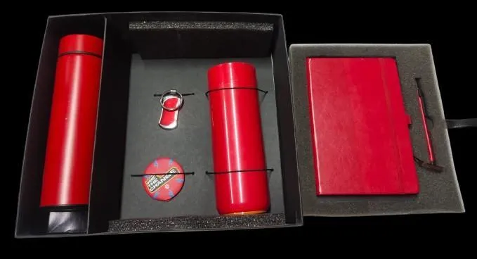 PACKAGE 24 - All-Red Adventure Set